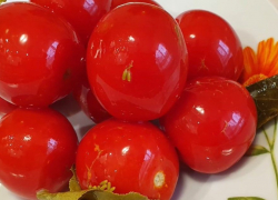 На камышинских рынках обычные квашеные помидоры пошли на рекорд: они продаются по 300 рублей за килограмм