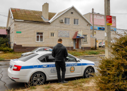 В Камышине школьник "одолжил" свою банковскую карту злоумышленникам и стал фигурантом уголовного дела
