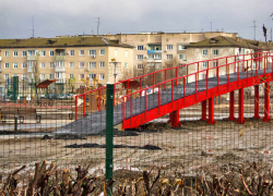 У парка Текстильщиков обрезали последние кусты по периметру, и  теперь он просто находится на голой площадке, - камышанка