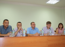В администрации Камышинского района чиновники прикидывали, как получить компенсацию за  списанные хлебные поля