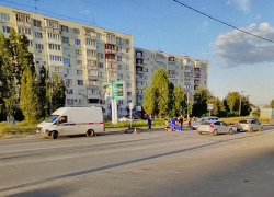 В Камышине "скорая", полиция и любопытные столпились на улице Базарова: говорили о ДТП с участием самокатчика