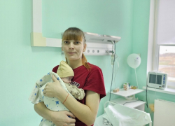 В Волгоградском перинатальном центре №2 выходили малыша с весом 780 граммов, он через день идет на выписку