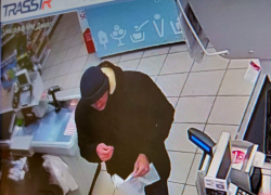 Полиция Камышина просит оказать содействие в установлении личностей подозреваемых в совершении преступления