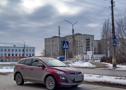 В Камышине, несмотря на праздники, решили отключить свет в высотке на улице Ленина