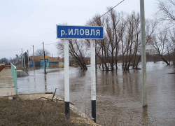 В Волгоградской области речка Иловля начала выходить из берегов