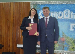 В Камышине уже не остается чиновников без грамот и без фотосессий с градоначальником