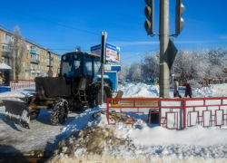 В Камышине коммунальные службы не оставляют расчистку тротуаров от снега