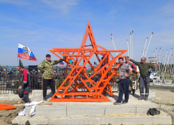 Мама погибшего героя СВО рассказала, как "солдатский долг" и "три кита" Камышина помогают ей осуществить проект "ZOV" на воинском участке захоронений