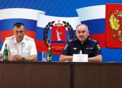 Начальник ГУ МВД России по Волгоградской области, генерал-лейтенант полиции Павел Гищенко представил нового начальника камышинской полиции 