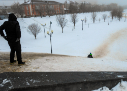 Власти Камышина ищут семью для любознательного, активного мальчика