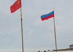 Камышинский паблик показал, как флагштоки на льду реки становятся фотозоной