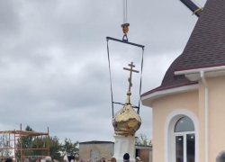 В Камышине водрузили купол на новый храм святого покровителя города Димитрия Солунского