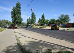 В Камышине главная улица 5-го микрорайона одевается в новый асфальт