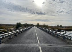 На подъезде к селу Лебяжье в Камышинском районе отремонтировали мост