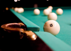 В бильярдной один молодой посетитель откусил другому полноса и пол-уха