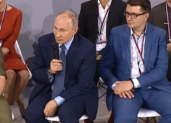 Путин призвал чиновников реагировать на журналистские сюжеты, как "собака Павлова"