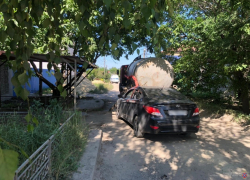 22-летняя угонщица пыталась скрыться от полицейских, но врезалась в грузовик