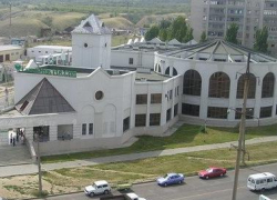 Помпезное здание Сбербанка в Камышине на Партизанской не может найти своего покупателя три года