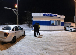 В Камышинском районе полицейские обнаружили наркотики у пассажира такси 