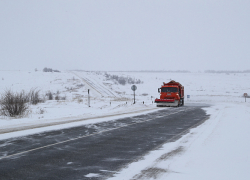 Волгоградские дорожники в круглосуточном режиме обеспечивают проезд на трассах региона