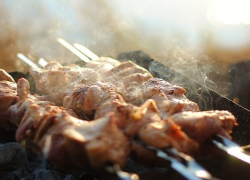 Каких мясных деликатесов нажарят участникам молодежного фестиваля