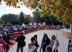В парке Комсомольцев-добровольцев Камышина прошла акция-концерт в поддержку спецоперации и наших бойцов СВО
