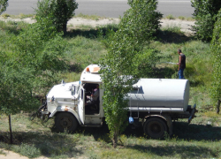 Августовское пекло выгнало на маршруты все водовозки муниципального "Благоустройства" Камышина