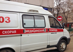  Под Камышином в страшной аварии ранен водитель, погиб пассажир, машина улетела в кювет