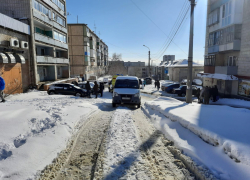 Прокуратура "забросала" начальников коммунальщиков Камышина представлениями о нечищеных и темных дорогах - что дальше?