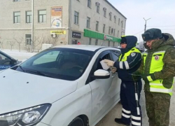 В Камышине все обледенело - госавтоинспекторы просят водителей "не гнать"