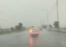 Сильный ливень со страшной силой накрыл Волгоград (видео)