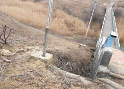 В селе Антиповка Камышинского района талые воды подмыли "чешский" мост, что дальше?