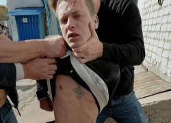 На рынке в Астрахани поймали насильника 15-летней волгоградки, отморозок успел совершить еще одно изнасилование, - "Блокнот Волгограда" (ВИДЕО)