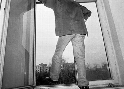 27-летний парень написал прощальные смс, вскоре его тело нашли под окном многоэтажки