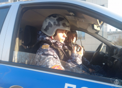 Росгвардейцы задержали в Камышине дерзкого грабителя, "прихватившего" чужие часы, золотое кольцо и мобильник