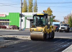 Станислав Зинченко ушел от прямого ответа о сроках окончания работ на улице Октябрьской в Камышине, но дал понять, что реконструкция завершится в этом году
