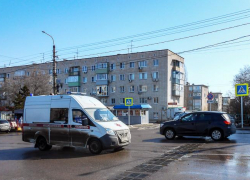 Под Камышином 74-летний водитель устроил ДТП, есть пострадавший