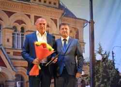 В политических кругах Камышина появился слух, что кандидату в депутаты Облдумы Юрию Корбакову могли помочь "пролететь" единомышленники