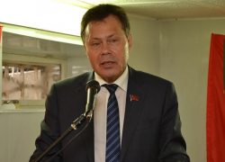 В Камышин обсудить острые вопросы с избирателями приезжает депутат Госдумы от КПРФ Николай Арефьев