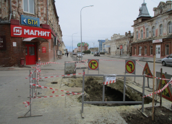 Улицу Октябрьскую в Камышине копают снова и снова с завидным упорством