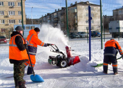 Власти Камышина огласили время открытия парка Текстильщиков - "оранжевые жилеты" чистят его от снега