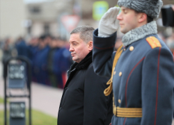 80-летие контрнаступления под Сталинградом: Андрей Бочаров почтил память защитников Отечества в Калаче-на-Дону