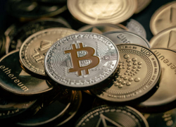 В Жирновском районе мечтательная почтальонка попалась на мошеннической легенде о криптовалюте