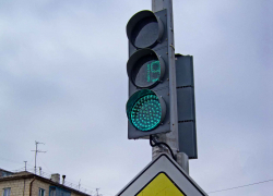 На пересечении улиц Ленина и Терешковой снова полноценно не работают светофоры, - камышанин