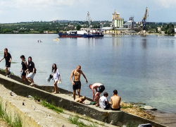 В Волгоградской области запустили беспилотники над водой - оперативно отслеживать утопающих