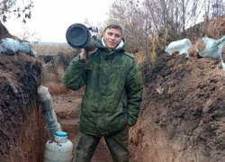 В Камышинском районе ордена Мужества за погибших в СВО парней-сельчан  Виктора Порохова и Ивана Титова с гордостью и скорбью приняли их родители