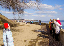 Камышинских студентов с детьми бесплатно выручит социальная няня - правда, только иногда