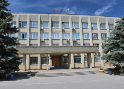 Лжечиновник-артист в Камышине "наварился" на таксисте и продавщице салона сотовой связи