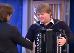 Румяный патимейкер из Камышина поиздевался над «Жуками» в передаче Андрея Малахова «Пусть говорят»