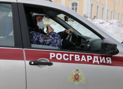 41-летний похититель чужого мобильника попался росгвардейцам в Камышине